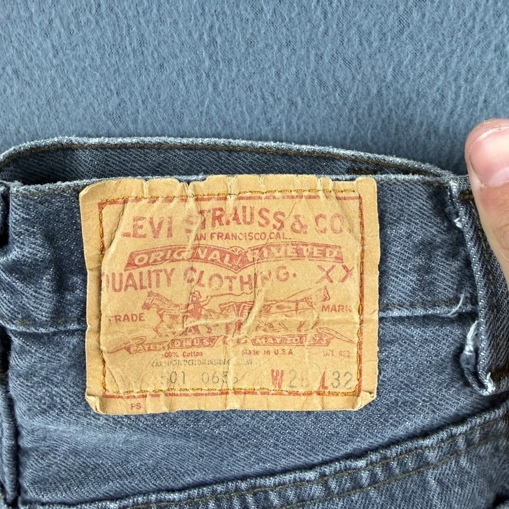 Vintage USA Levis Women's 26x32 Black 70s 80s Button Fly Straight Leg Dark Wash